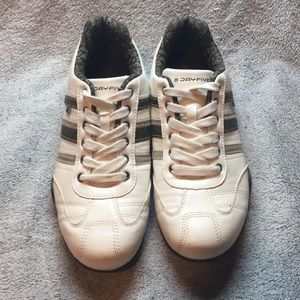 Dayfive size 9 men’s white brown and tan sneakers